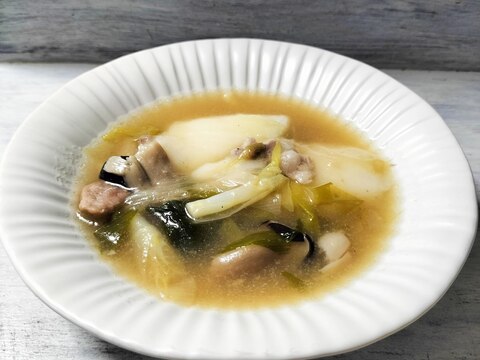 九条葱の餅入り中華スープ